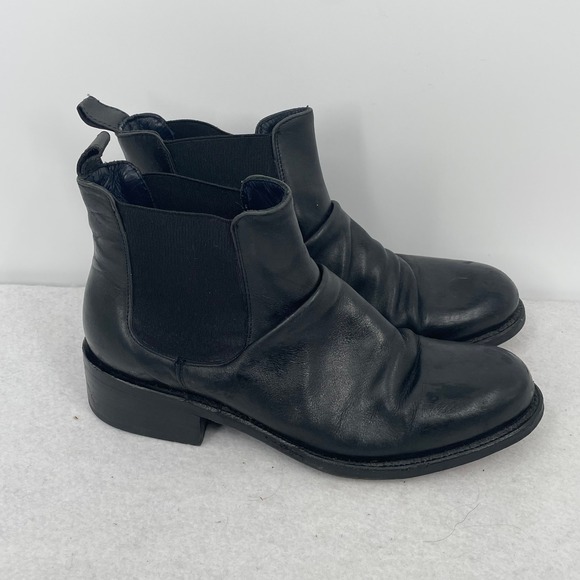D.W.H. Shoes - DW Goodyear Black Leather Chelsea Boots Welt Vero Cuoio Women Size 8